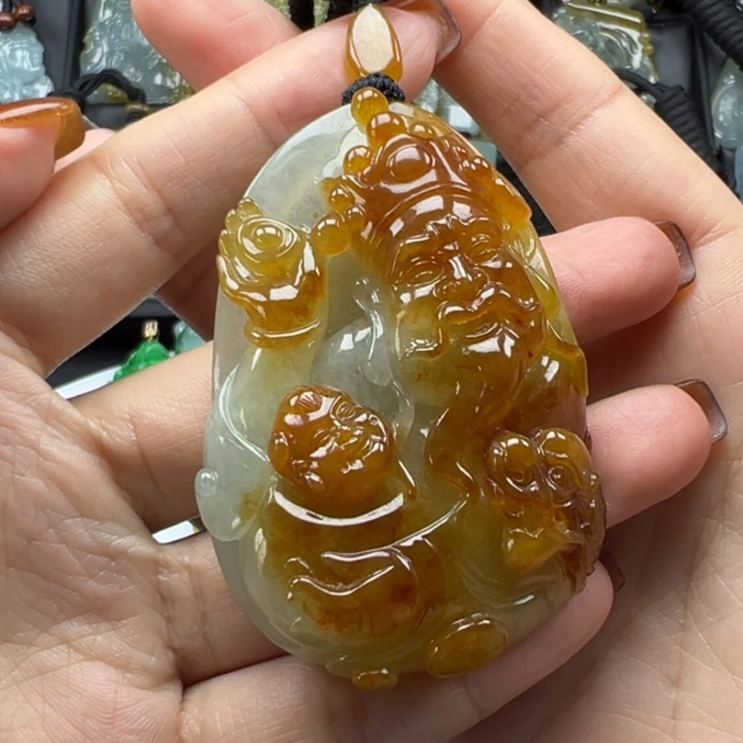 翡翠未镶嵌颈饰财神