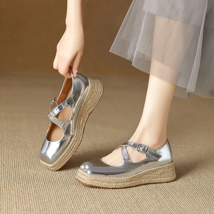 法式方头交叉扣带中坡跟草编厚底浅口单鞋女2025新款夏季高跟鞋女