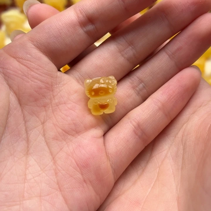 又***可蜜蜡未镶嵌珠宝奇石