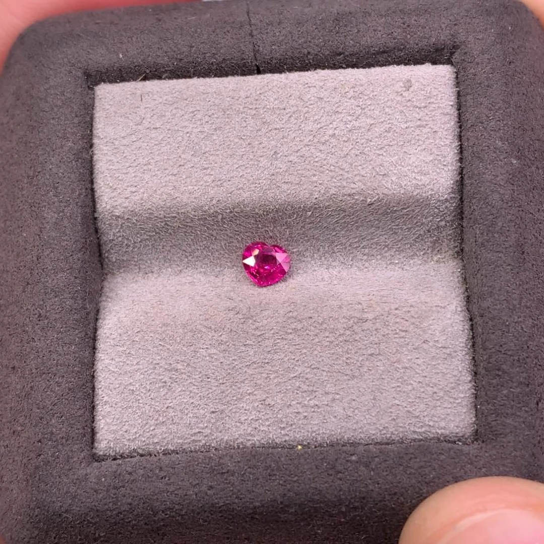 裸石未镶嵌红宝石0.29ct缅甸老烧红宝石