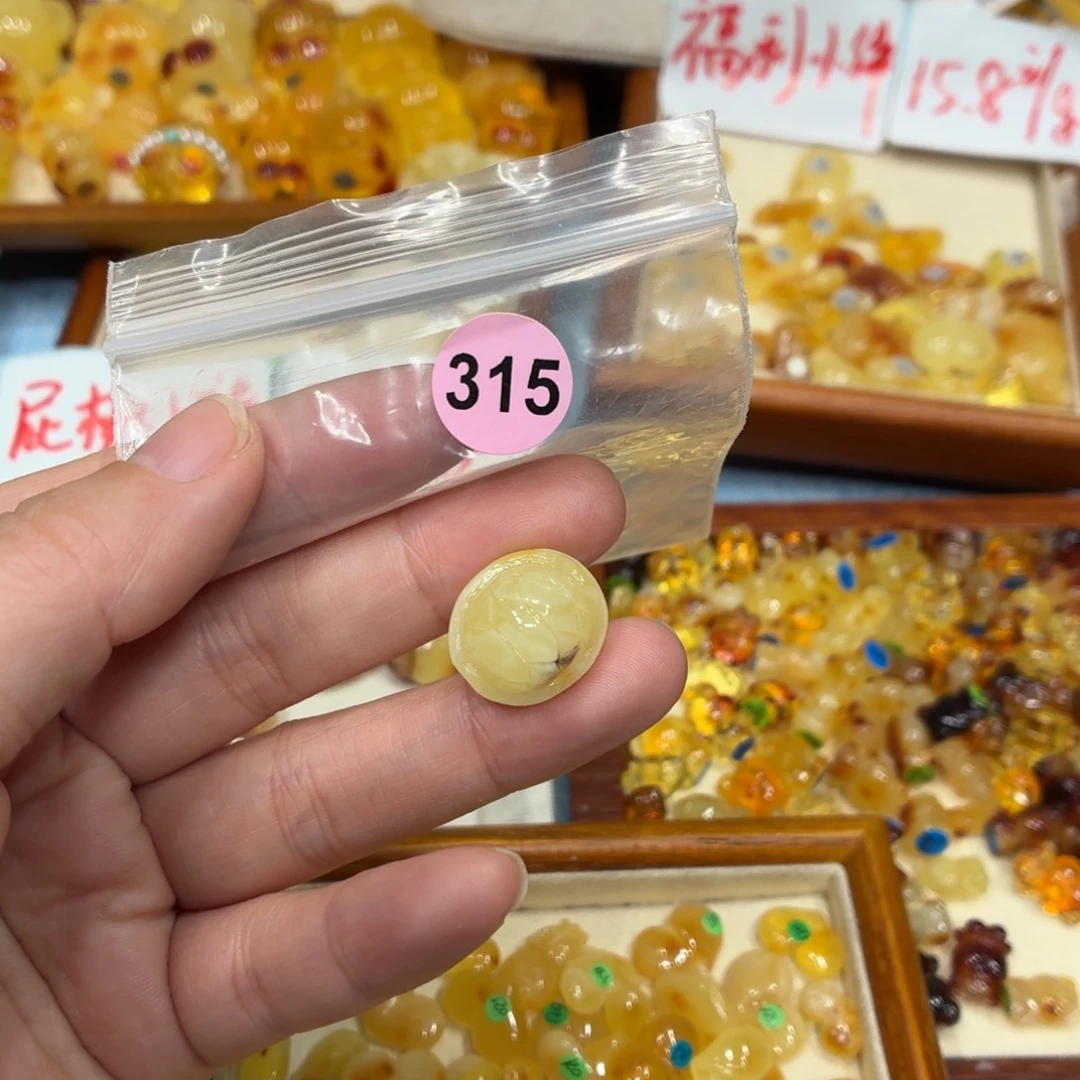 琥珀未镶嵌珠宝奇石