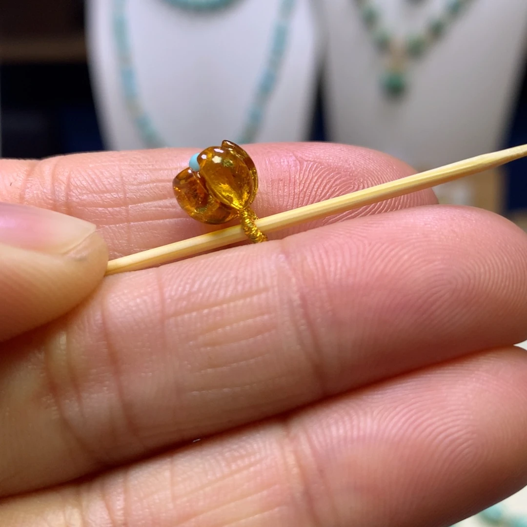 琥珀未镶嵌裸石卡子