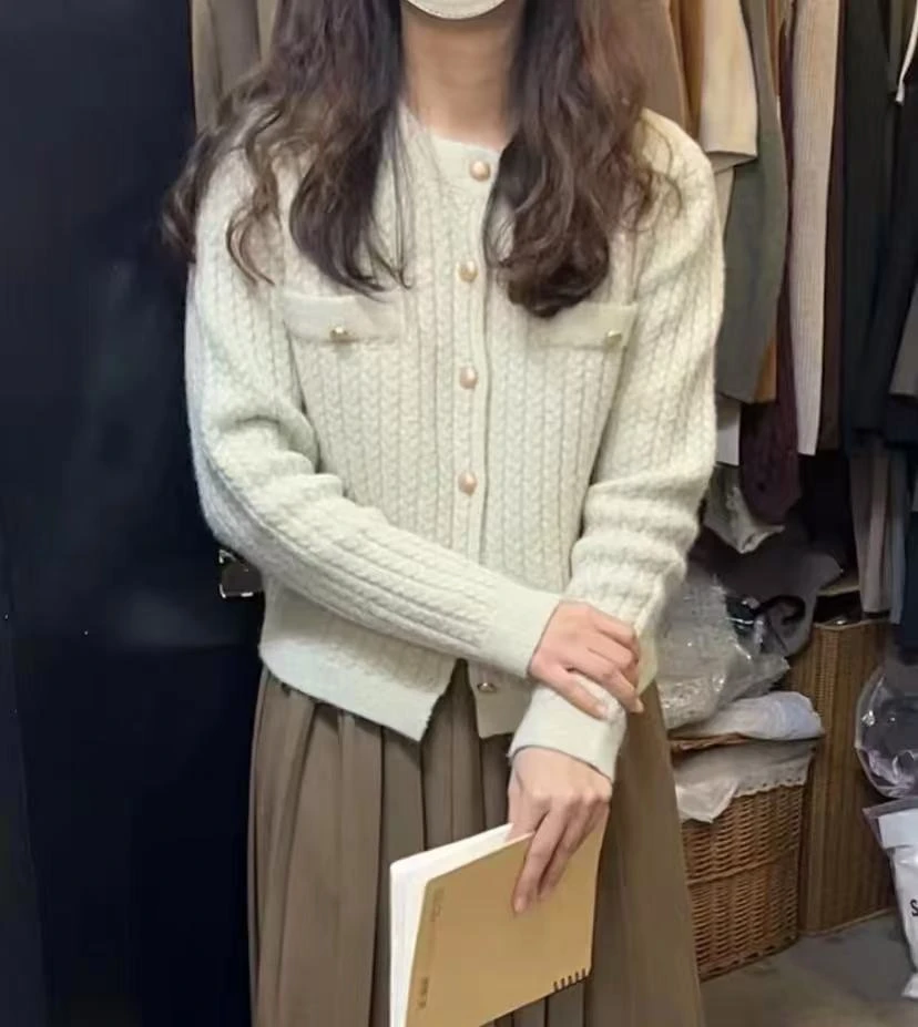 【婷婷专属】小香风圆领纯色麻花针织开衫毛衣9231