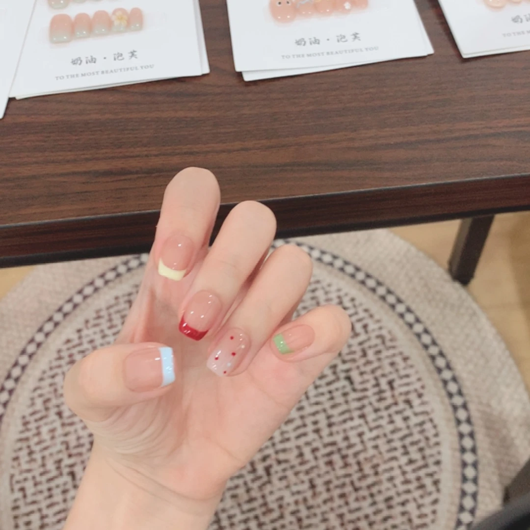 【彩虹豆】纯手工制作穿戴甲 可拆卸手工美甲 日常彩色法式小短甲