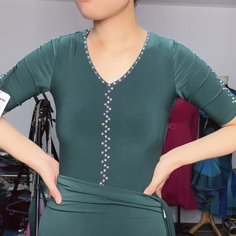M。