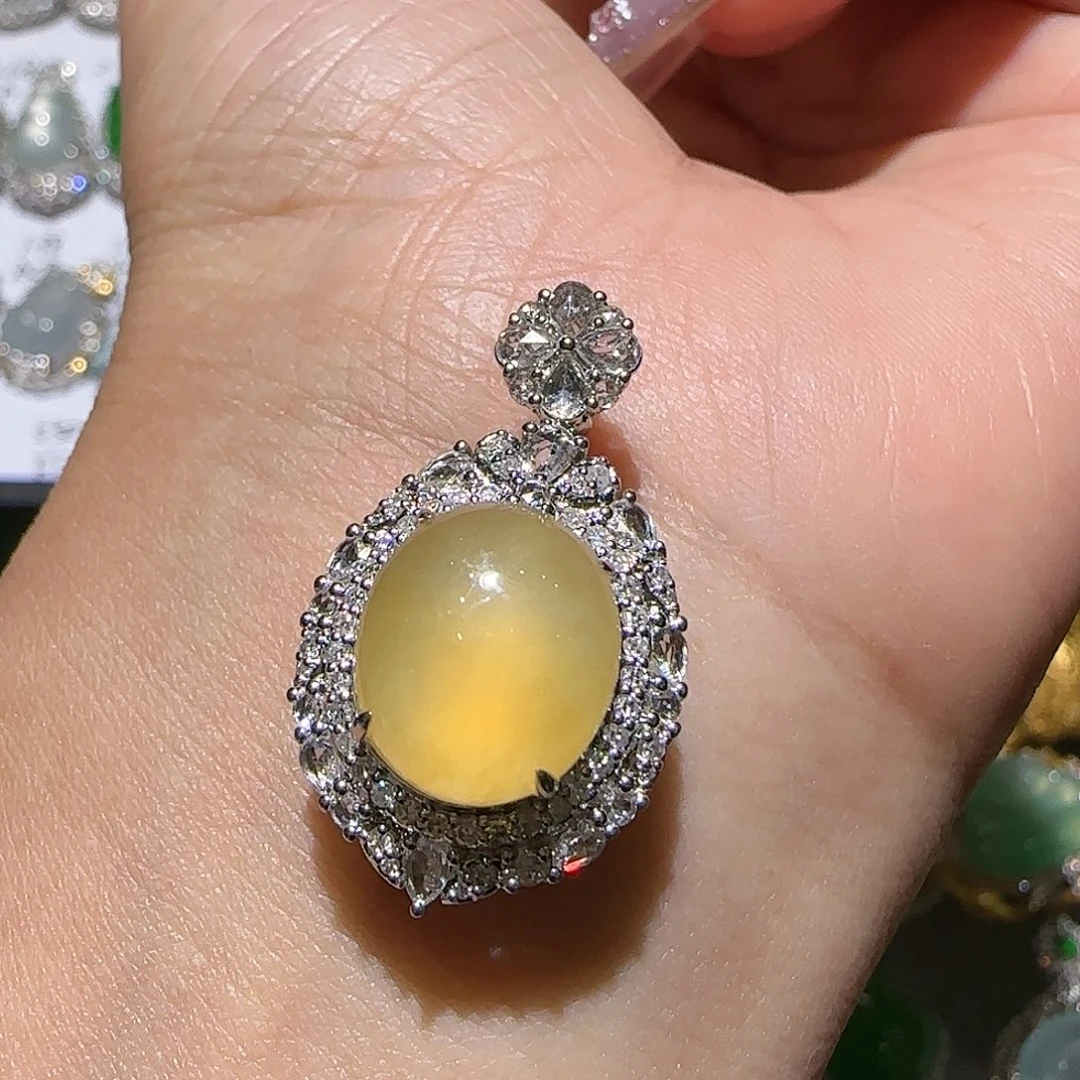 【闪购商品】颈饰18K金镶嵌翡翠天然