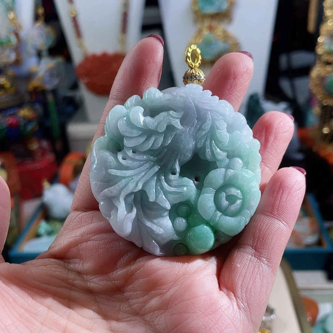 翡翠颈饰未镶嵌翡翠红底风穿牡丹