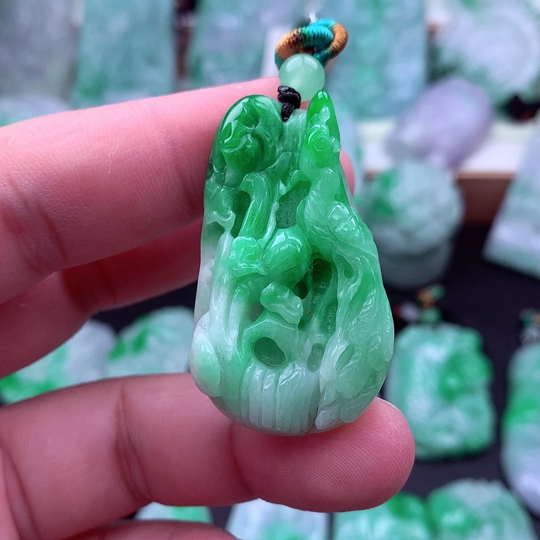 吊坠(不含链)未镶嵌翡翠