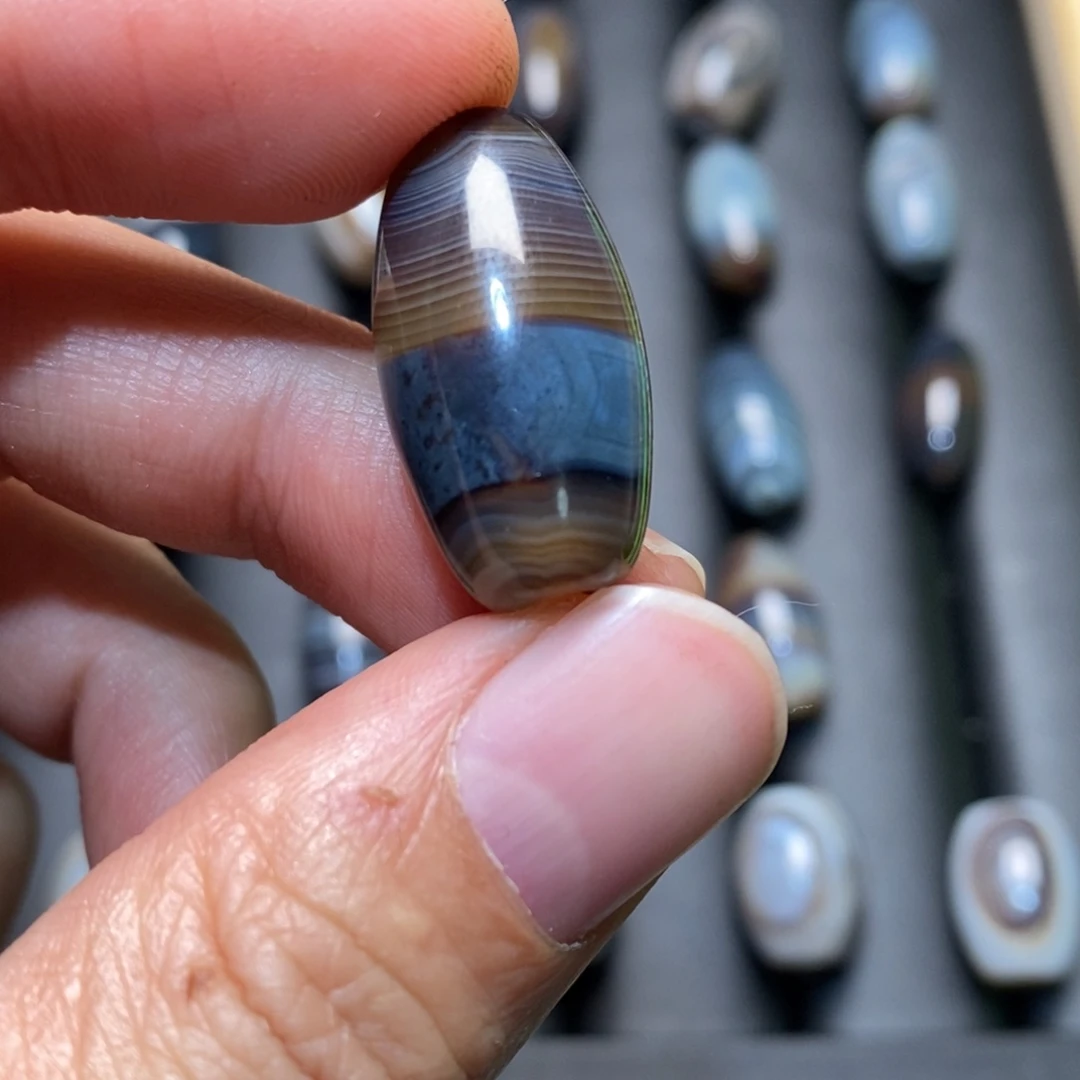 玛瑙/玉髓颈饰未镶嵌笑**人