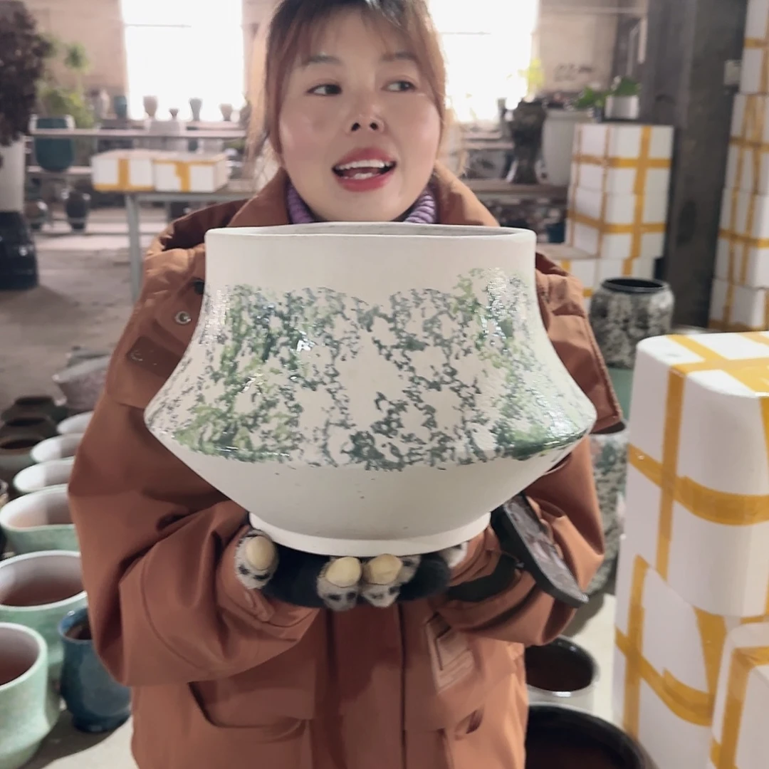 王嫂花盆1218-438