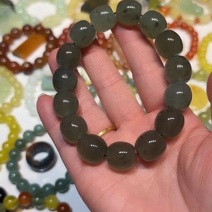 聽***i蛇纹石玉未镶嵌手串