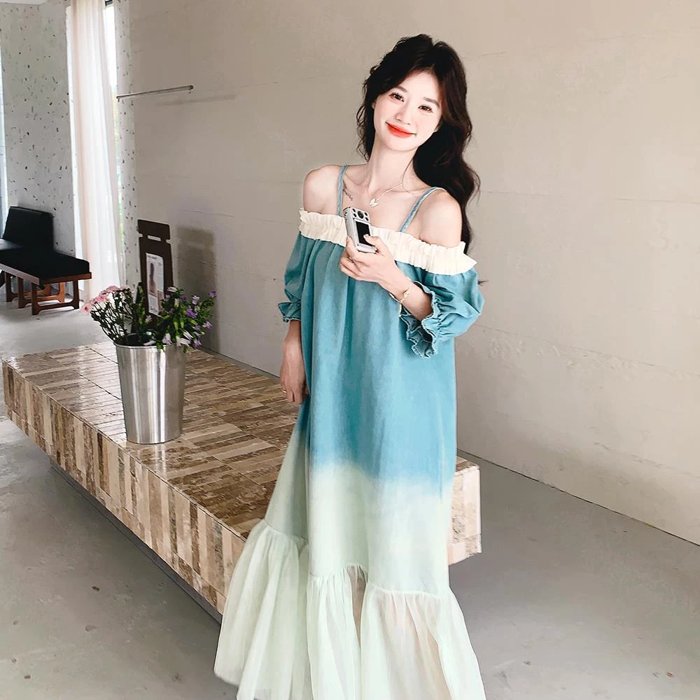 独特超好看一字肩木耳边连衣裙女2025夏季新款高级感绝美渐变长裙