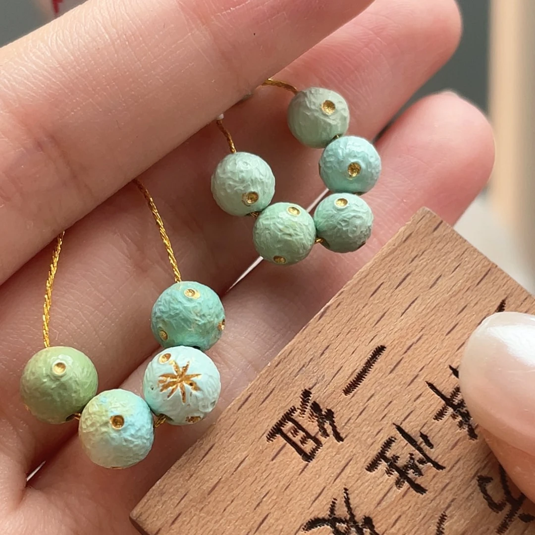 绿松石未镶嵌颈饰