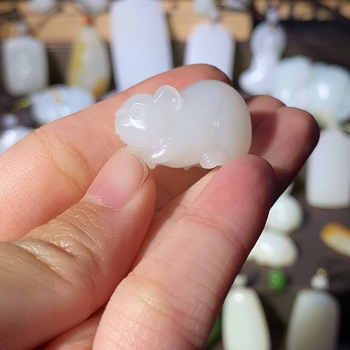 豪***宝和田玉未镶嵌颈饰