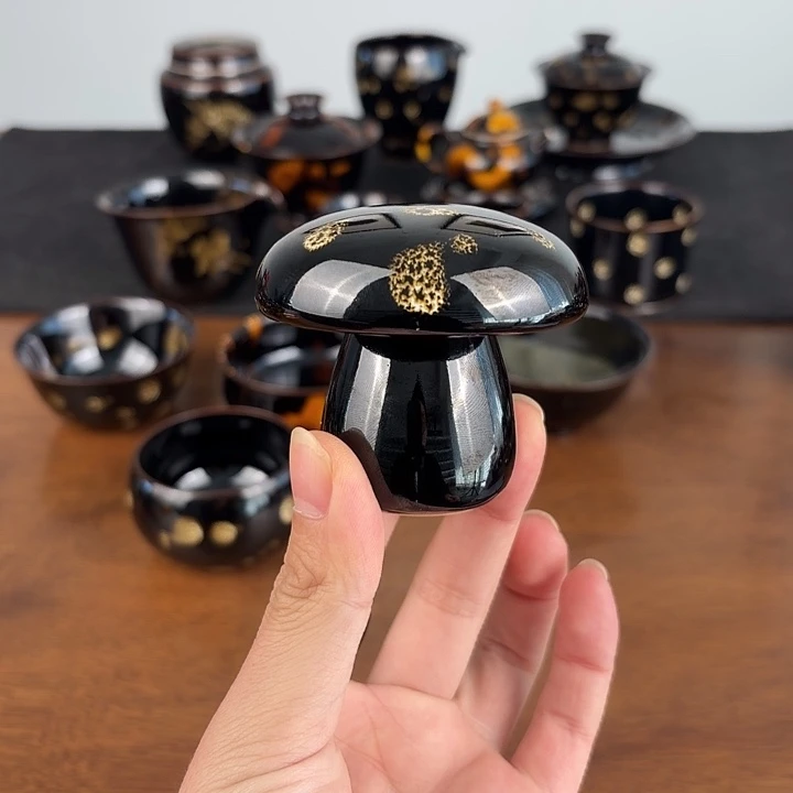 瓷点彩鹧鸪斑蘑菇盖置
