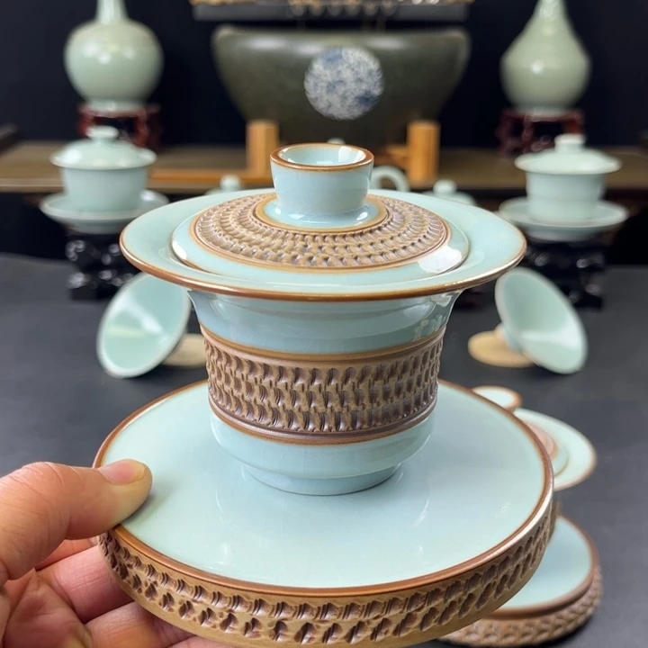 杯天青釉重工跳刀马蹄盖碗