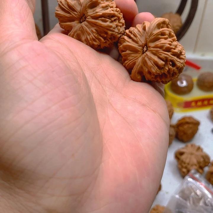大***闪吊坠文玩核桃南疆石