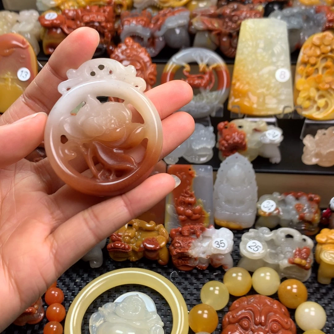 石英质玉（黄龙玉）挂件未镶嵌