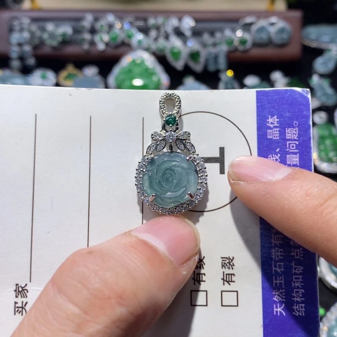 翡翠未镶嵌颈饰翡翠