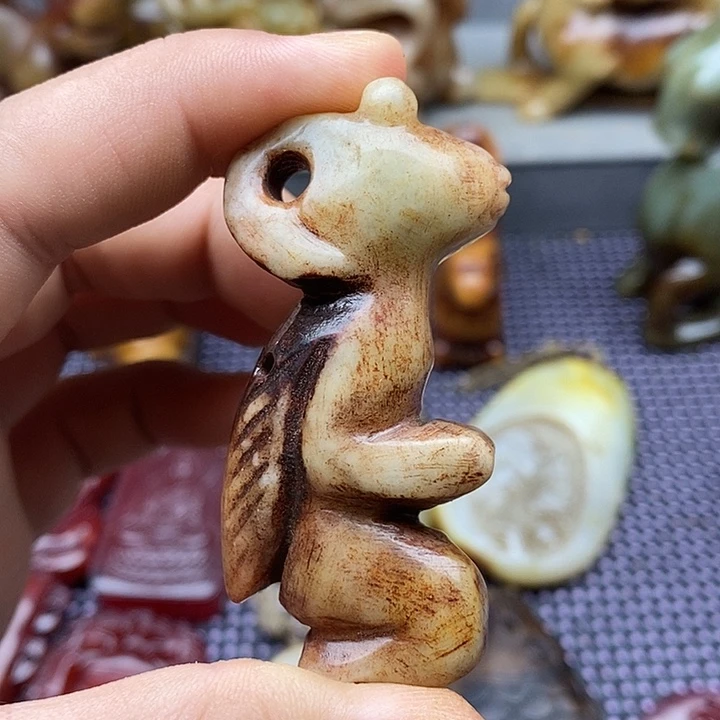 未镶嵌蛇纹石玉颈饰