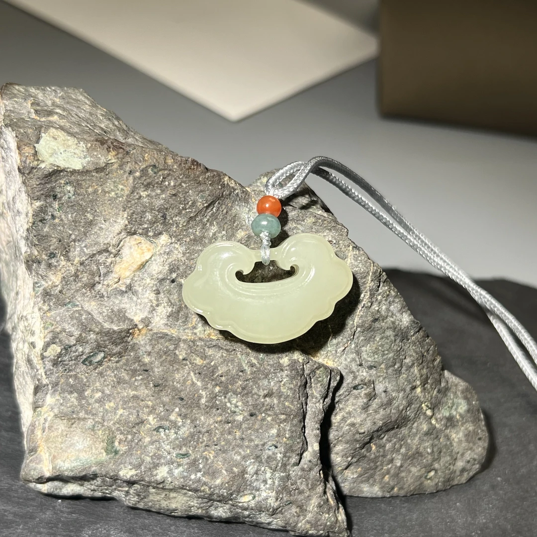 和田玉如意吊坠 KT24072904