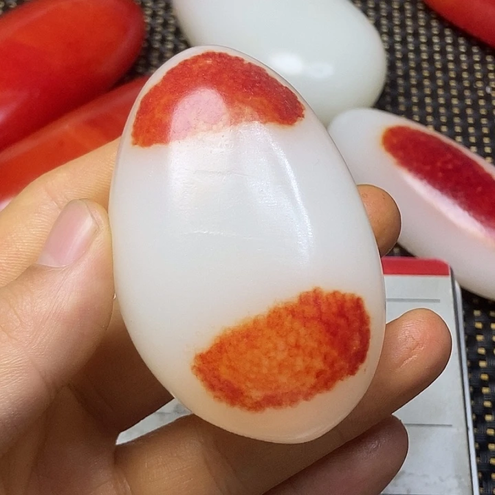 和田玉未镶嵌把件