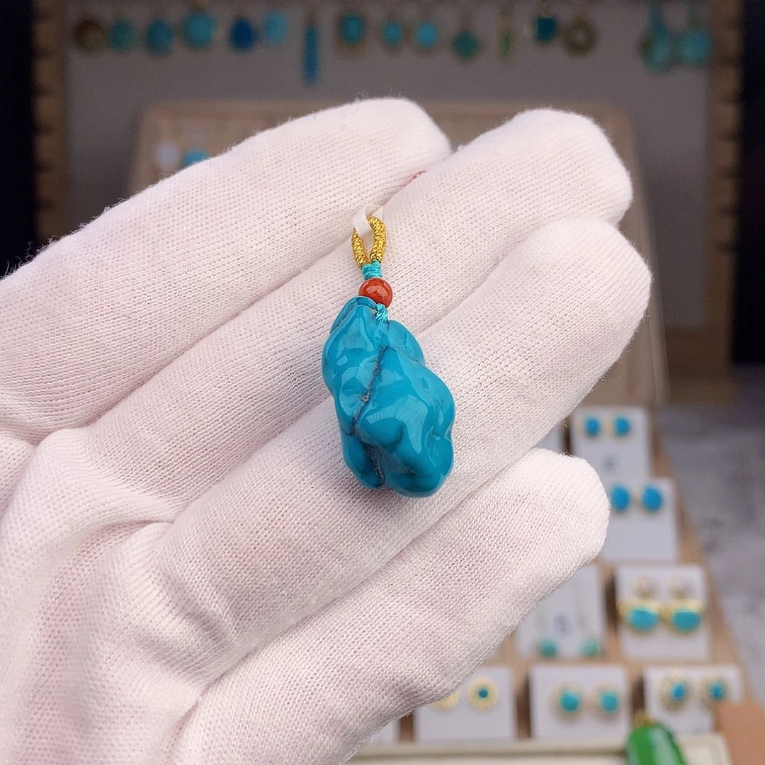 绿松石颈饰未镶嵌