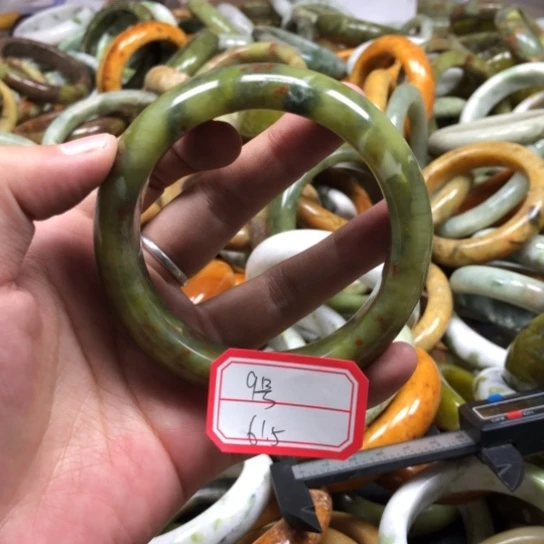 未镶嵌蛇纹石玉手镯
