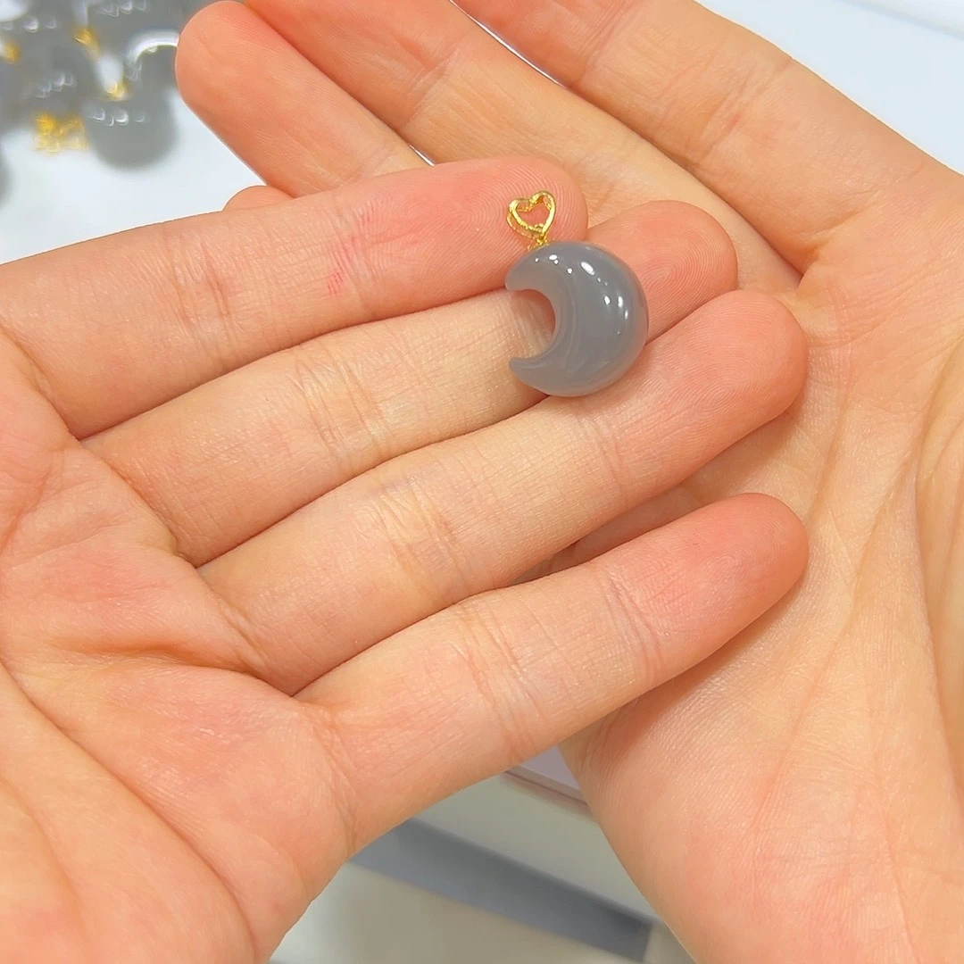 和田玉18K金镶嵌颈饰菜****?