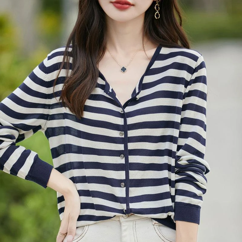 夏季大码条纹针织开衫薄款女士2025新款法式感宽松好看空调衫上衣