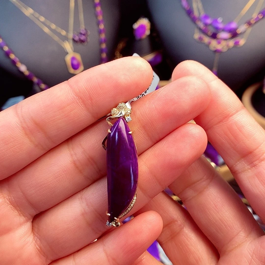 苏纪石（舒俱来）吊坠18K金镶嵌