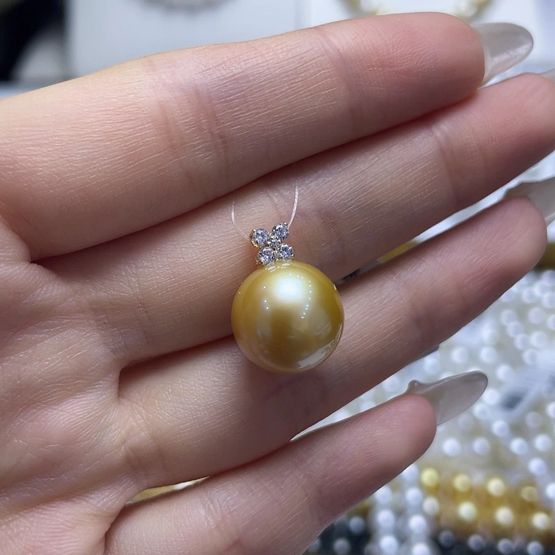 18K金镶嵌吊坠(不含链)海水珍珠