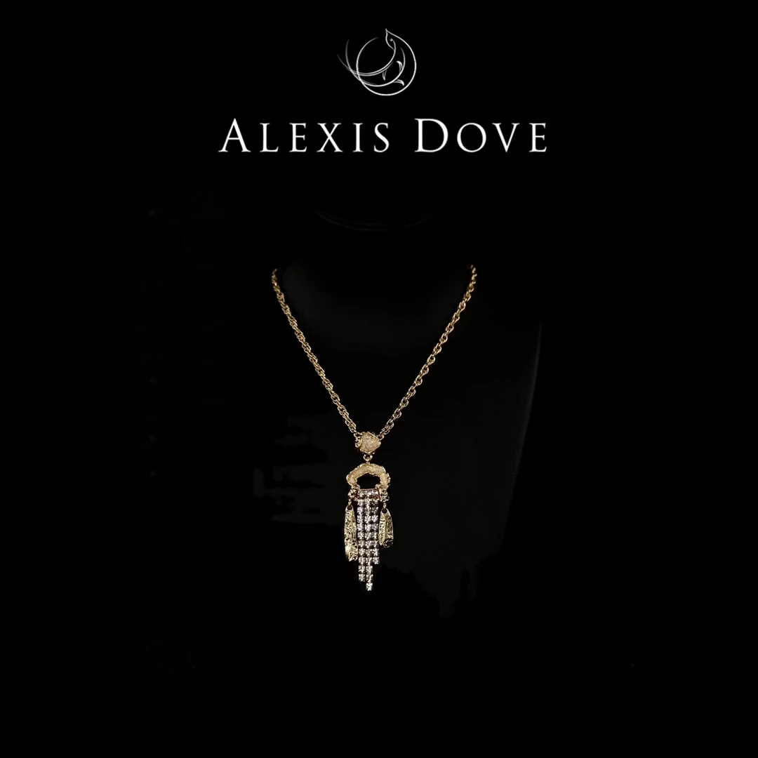 铜合金合成锆石项链 复古港风熔岩流苏项链