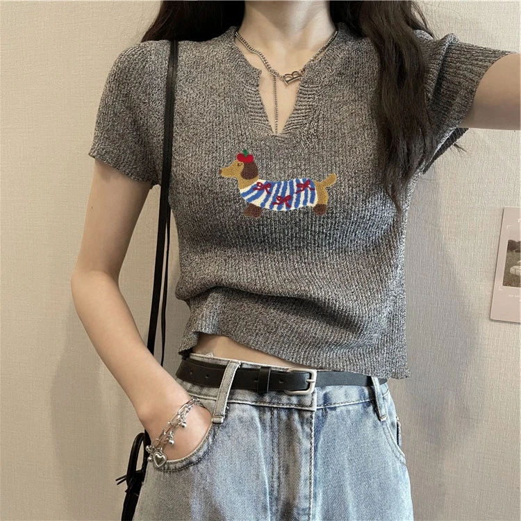 夏季新款短袖V领薄款修身显瘦针织冰丝t恤女巨显瘦别致短款上衣服
