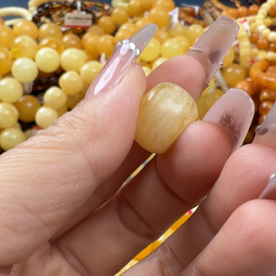 琥珀未镶嵌珠宝奇石