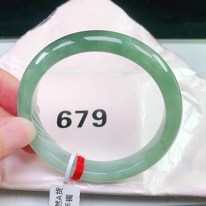 翡翠未镶嵌手镯679