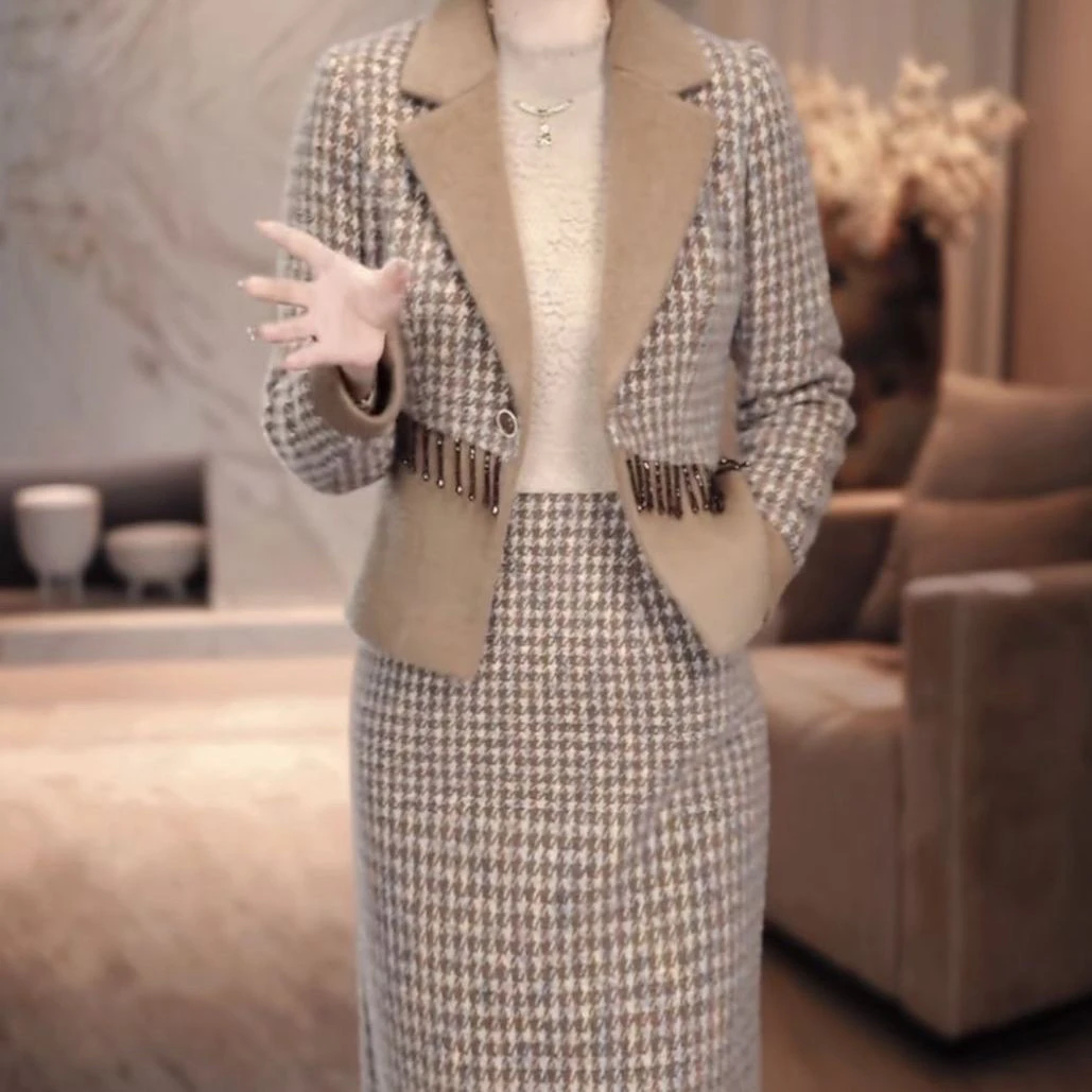 贵妃绒中长款气质加厚保暖礼服套装2025冬季新款遮肉两件套连衣裙