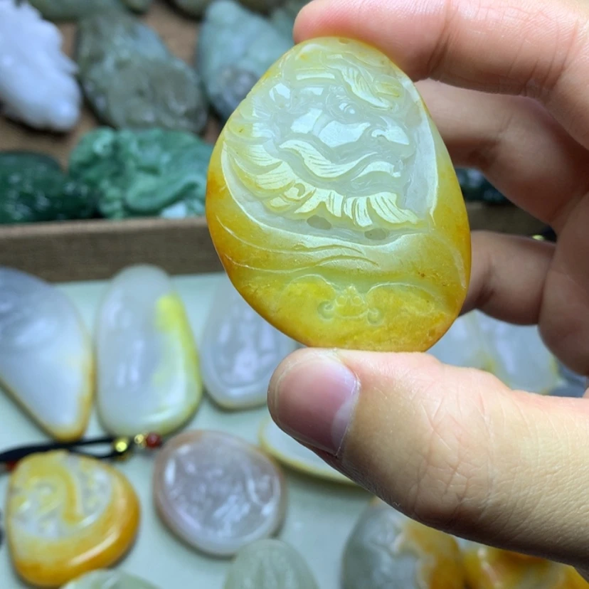 【闪购商品】颈饰未镶嵌和田玉