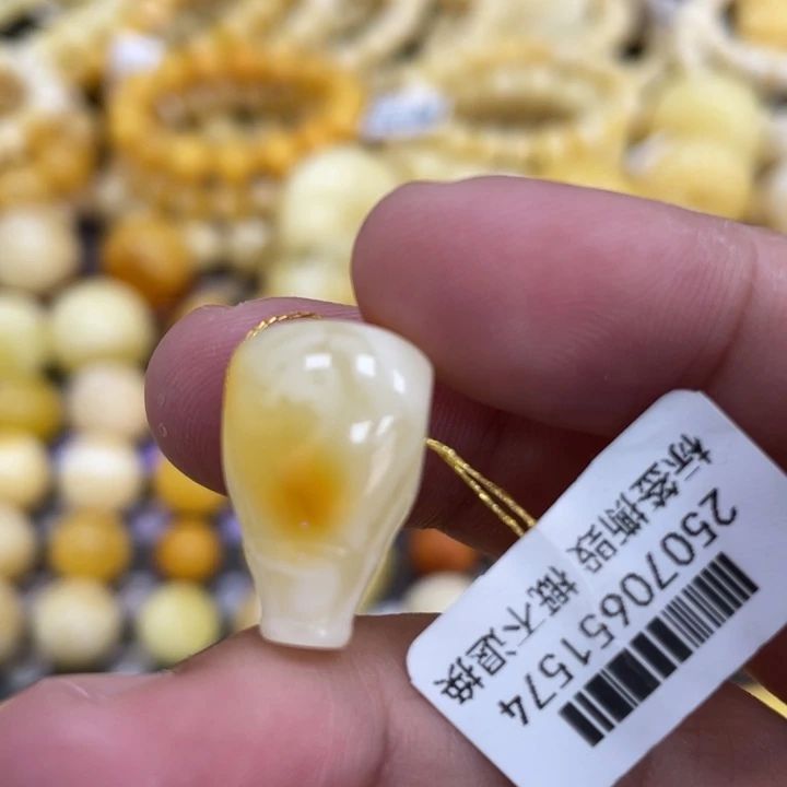 裸石蜜蜡未镶嵌12mm沁色