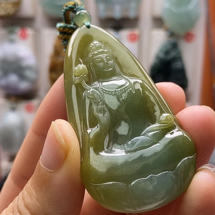 翡翠未镶嵌颈饰观音