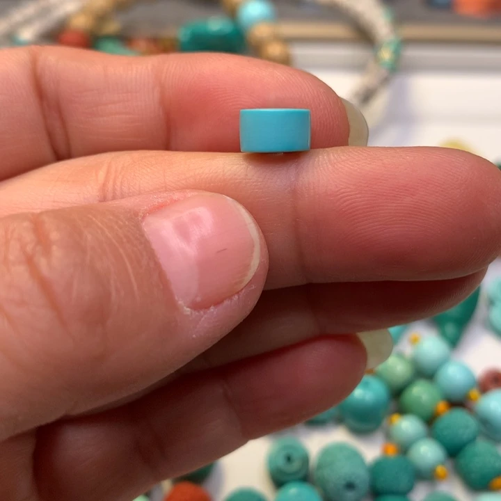 绿松石未镶嵌颈饰