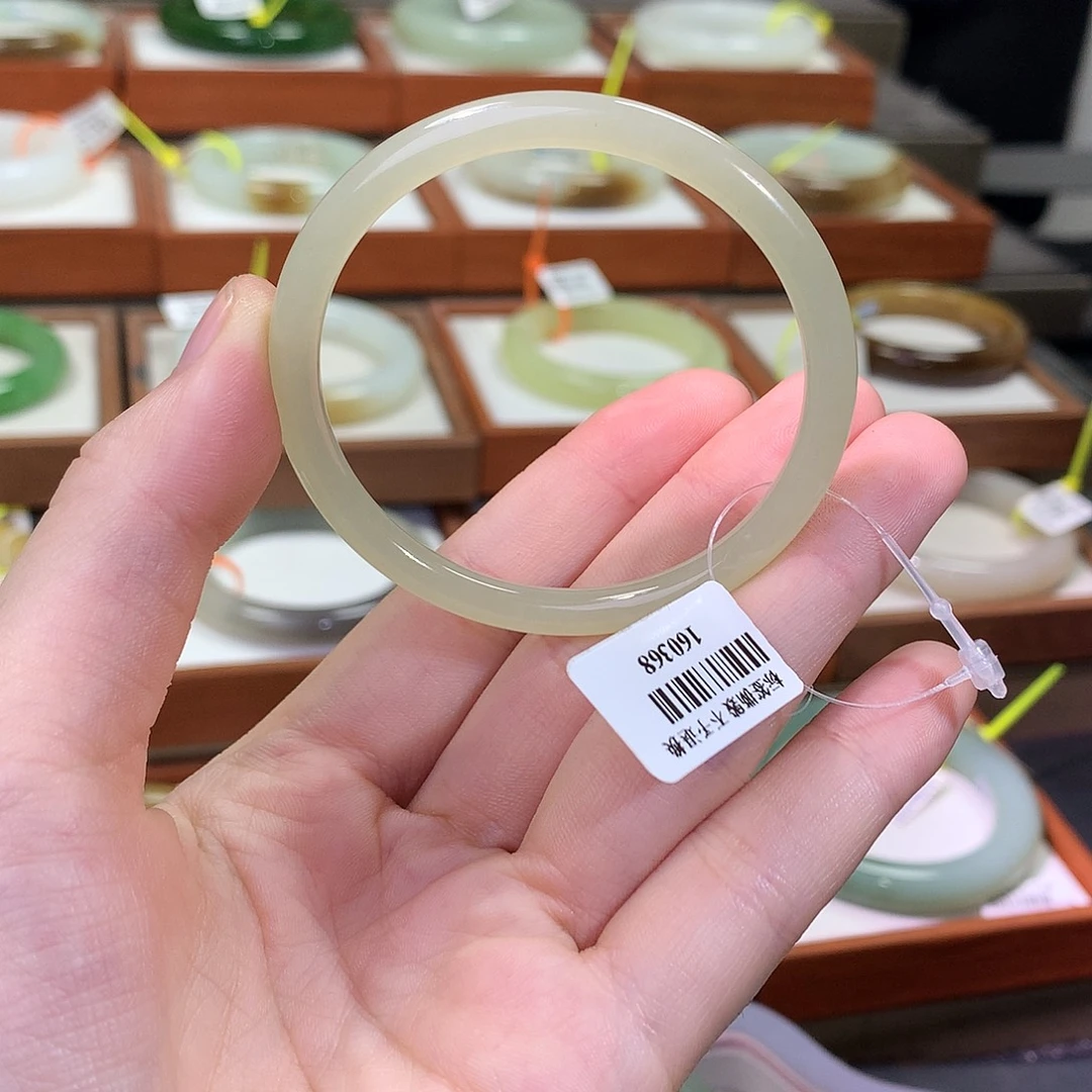 和田玉未镶嵌手镯50.0