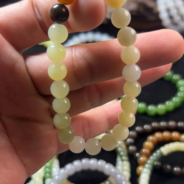 和田玉未镶嵌手串