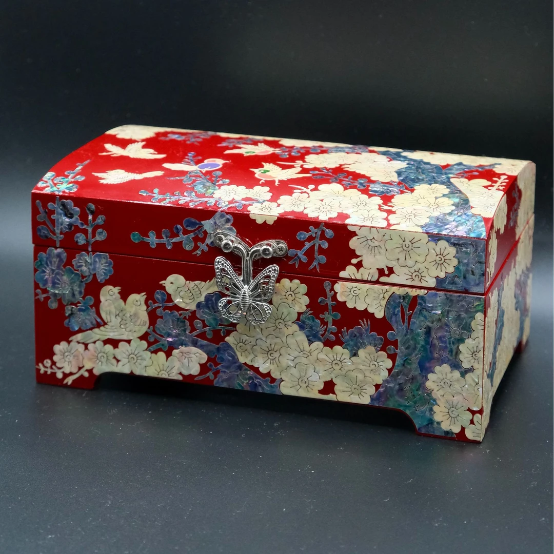 满螺钿朱红色《梅香》妆盒