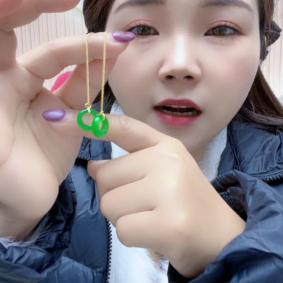 翡翠未镶嵌颈饰耳坠