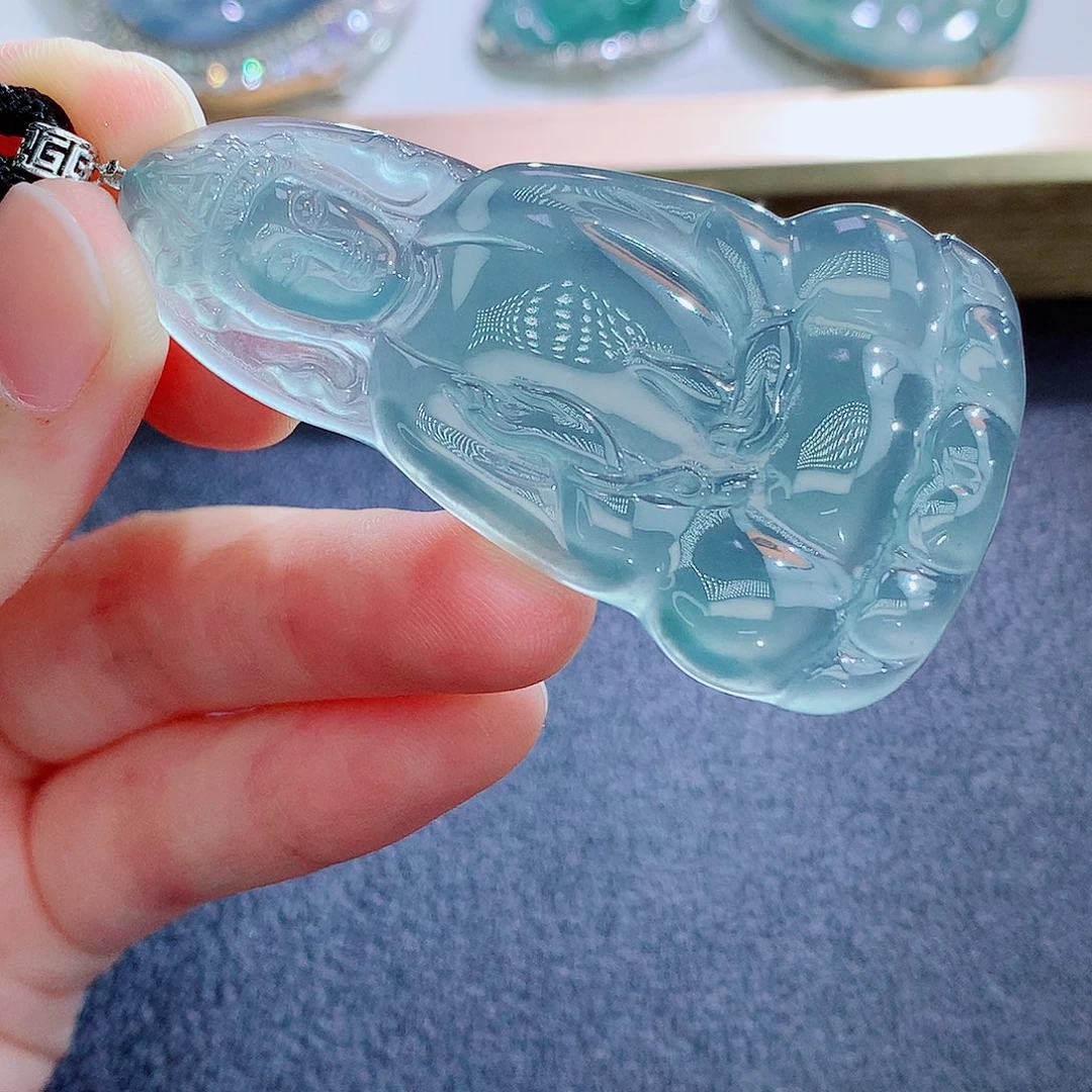 颈饰18K金镶嵌翡翠翡翠