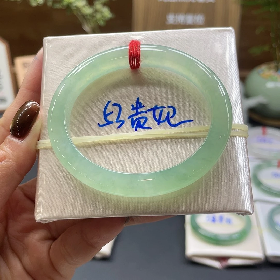 翡翠未镶嵌手镯60 号