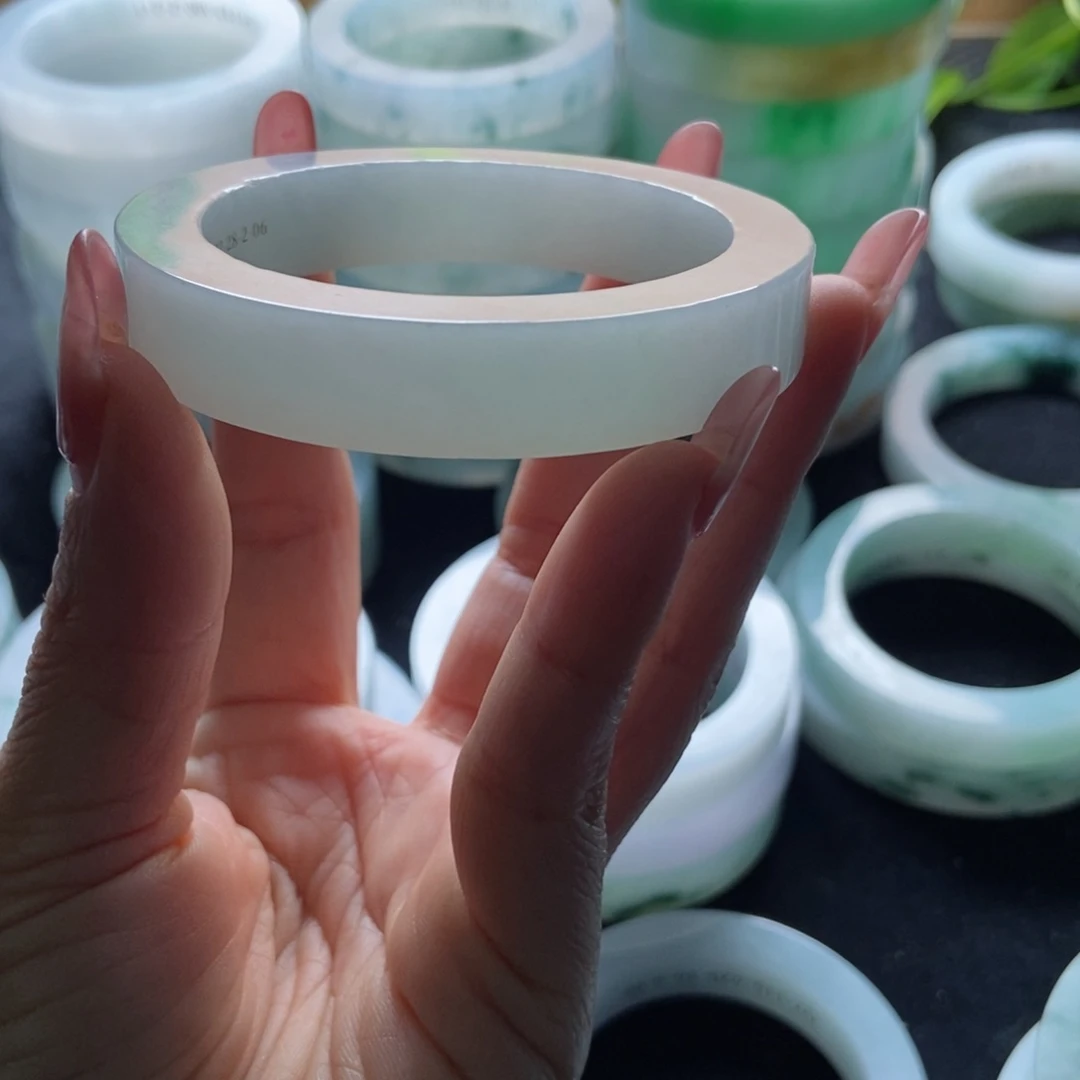 未镶嵌手镯定制翡翠✺****