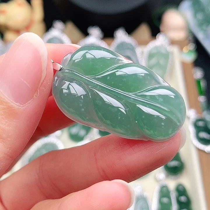 颈饰银S925镶嵌翡翠吊坠