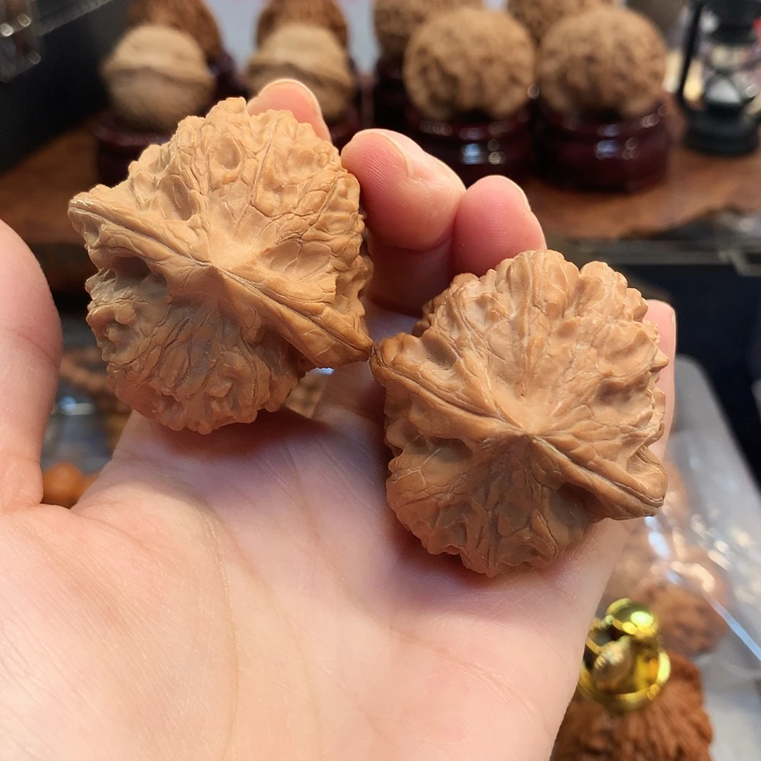 文玩核桃吊坠靠山王